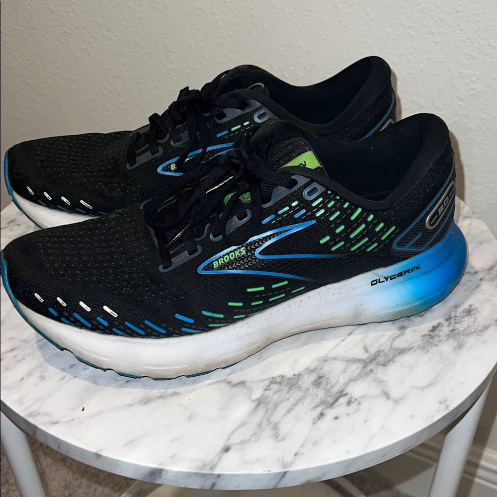 Brooks Black and Green Running Shoes - Picture 4 of 8